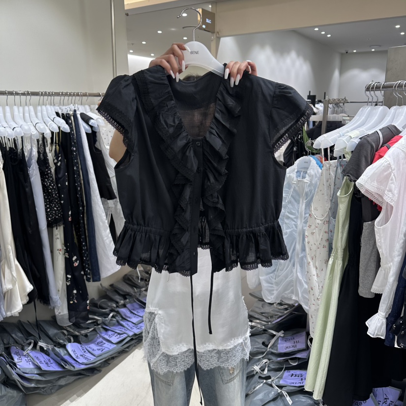 探寻服饰批发的机遇与挑战 解析260516-0035服装服饰批发行业